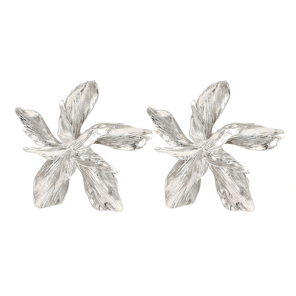 Women's Affordable Luxury Style Three-dimensional Metal Flower Exaggerated Earrings