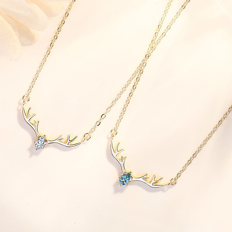 Yi Lu a vos colliers de Noël de style coréen