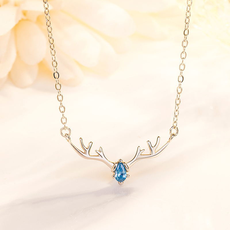 Yi Lu a vos colliers de Noël de style coréen