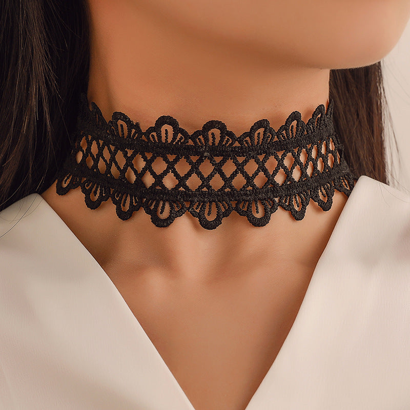 Popular Vintage Lace Black Wide-brimmed Short Necklaces