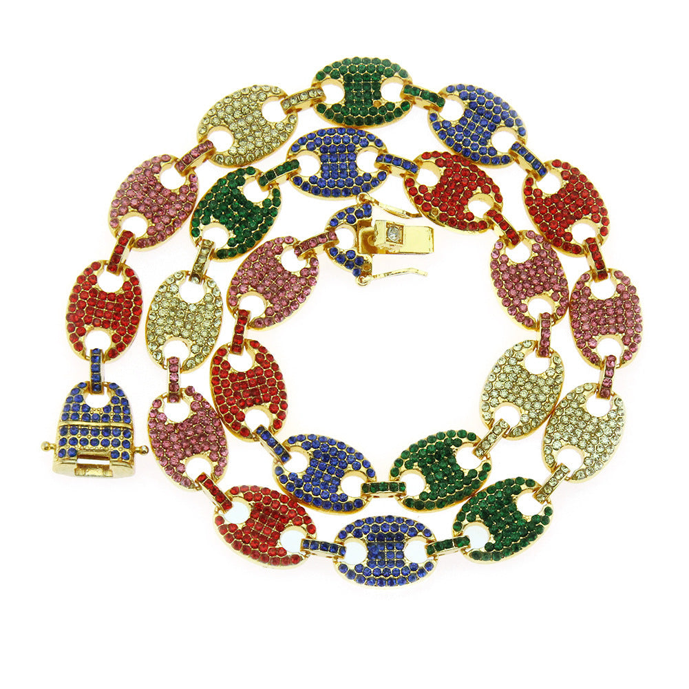 Grains de café pour hommes avec colliers de diamants en couleur