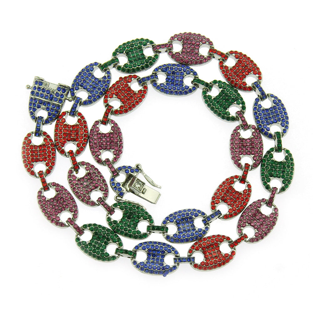 Grains de café pour hommes avec colliers de diamants en couleur