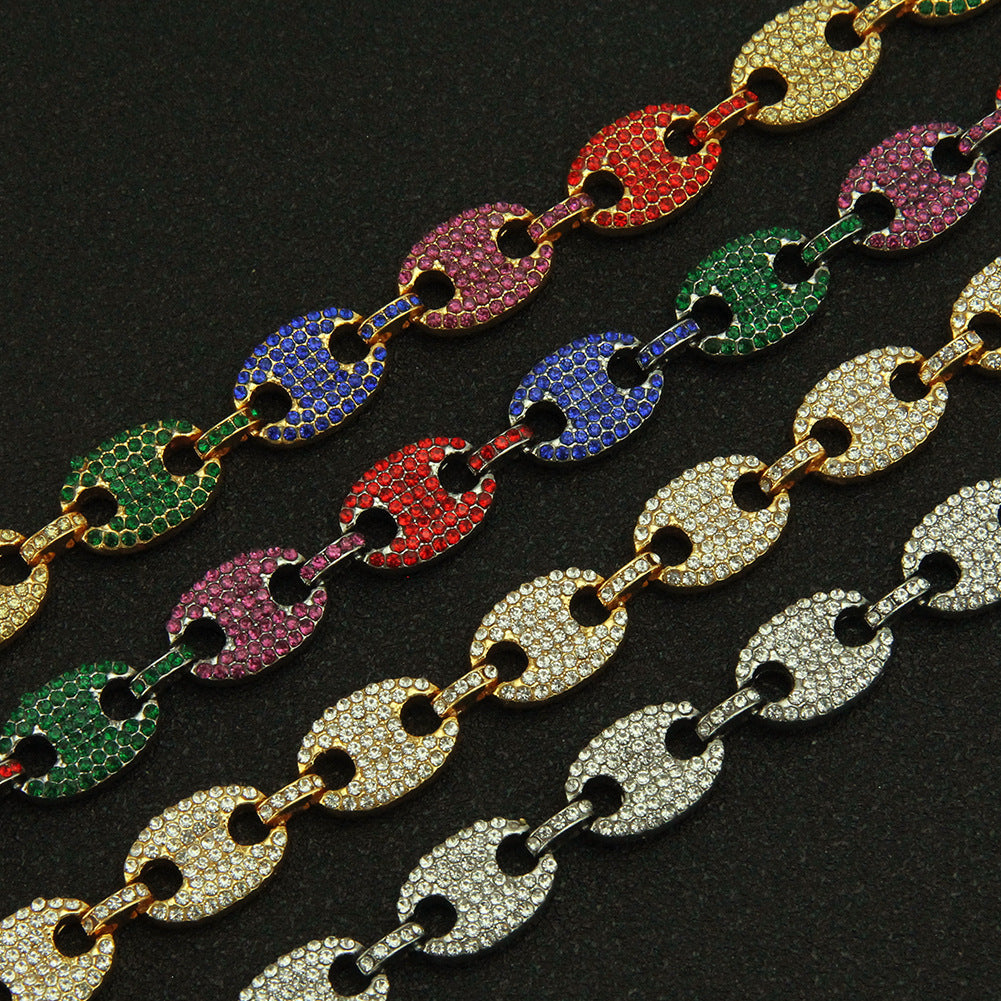 Grains de café pour hommes avec colliers de diamants en couleur