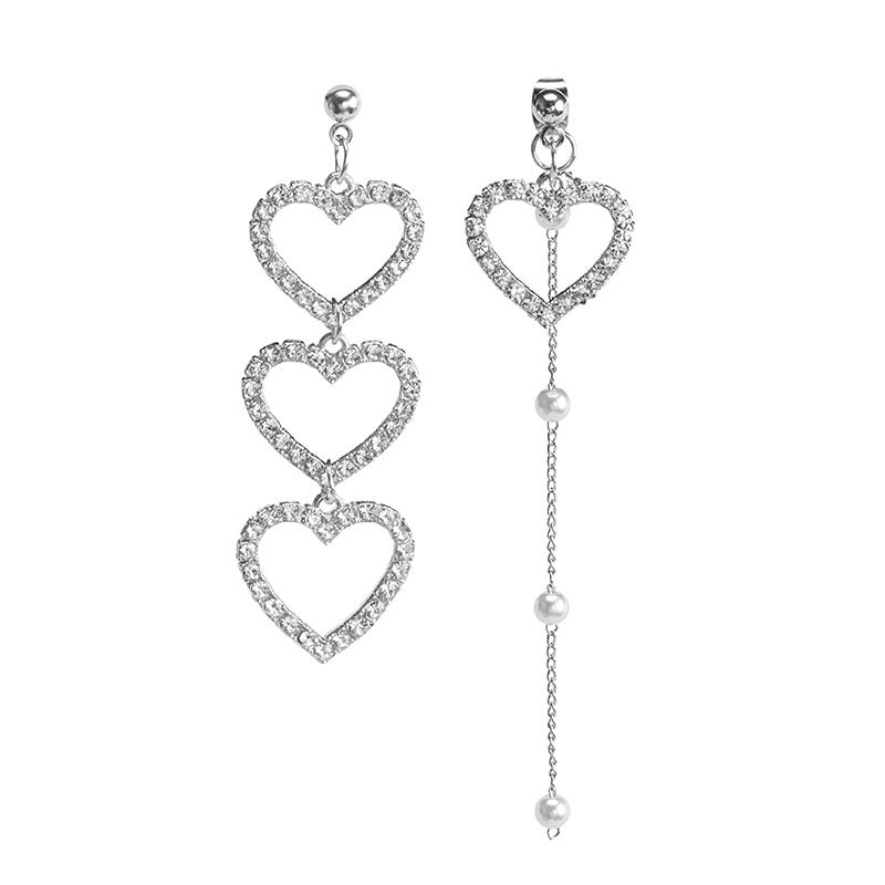 Boucles d'oreilles asymétriques en perles de diamant en forme de cœur de style coréen