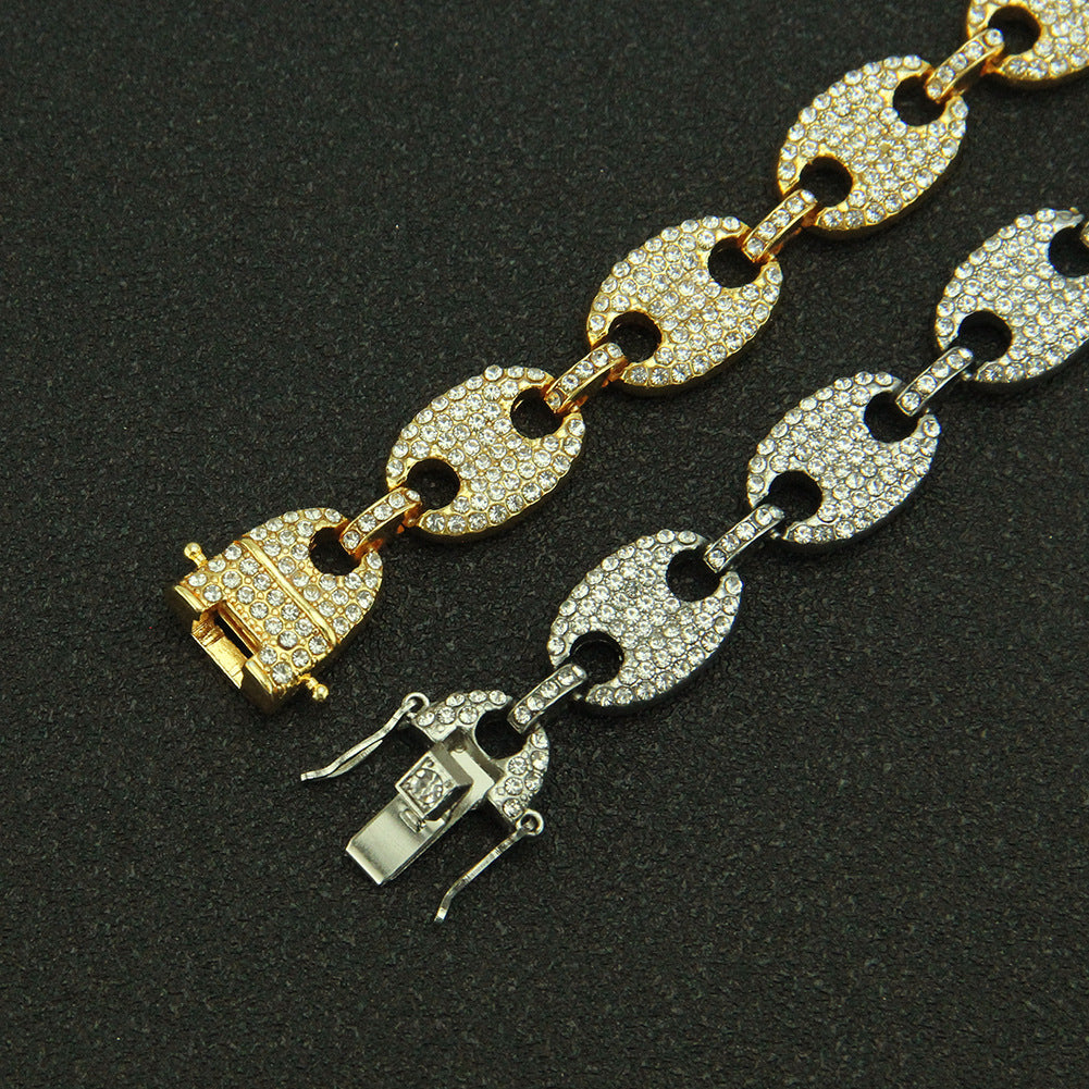 Grains de café pour hommes avec colliers de diamants en couleur