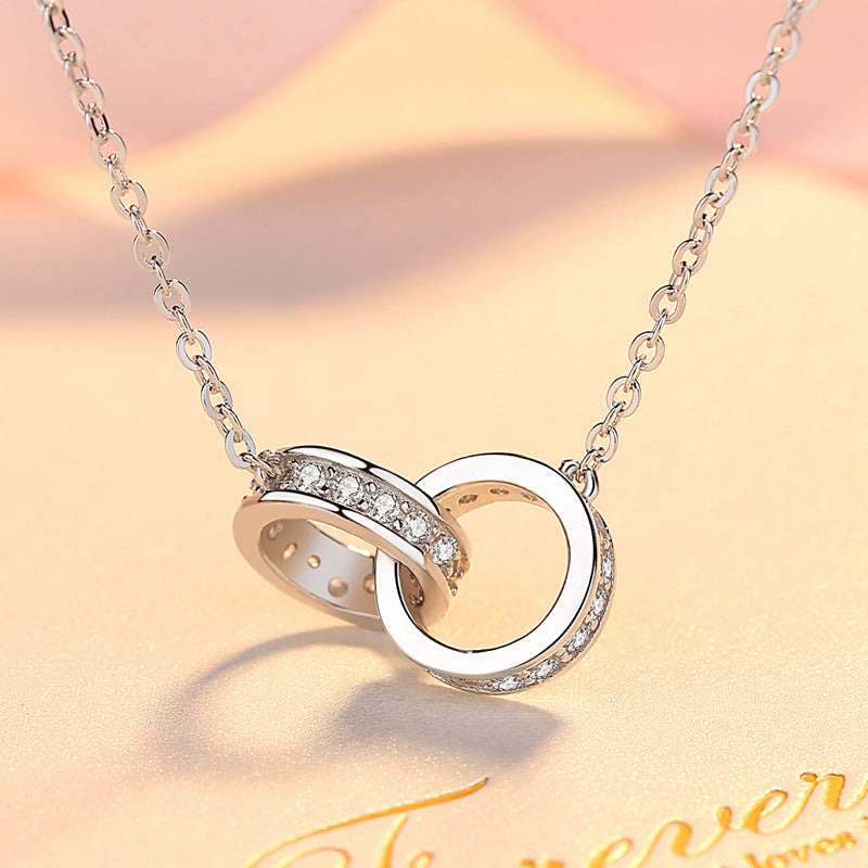 Colliers pour femmes en or rose avec boucle ronde et double diamant incrusté de clavicule courte