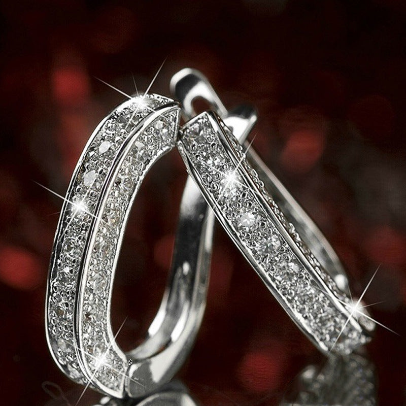 Boucles d'oreilles en strass scintillantes avec clip d'oreille en zircon