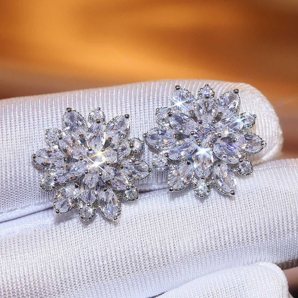 Women's Shi Luxury Sunflower Zircon Fashion Copper Earrings