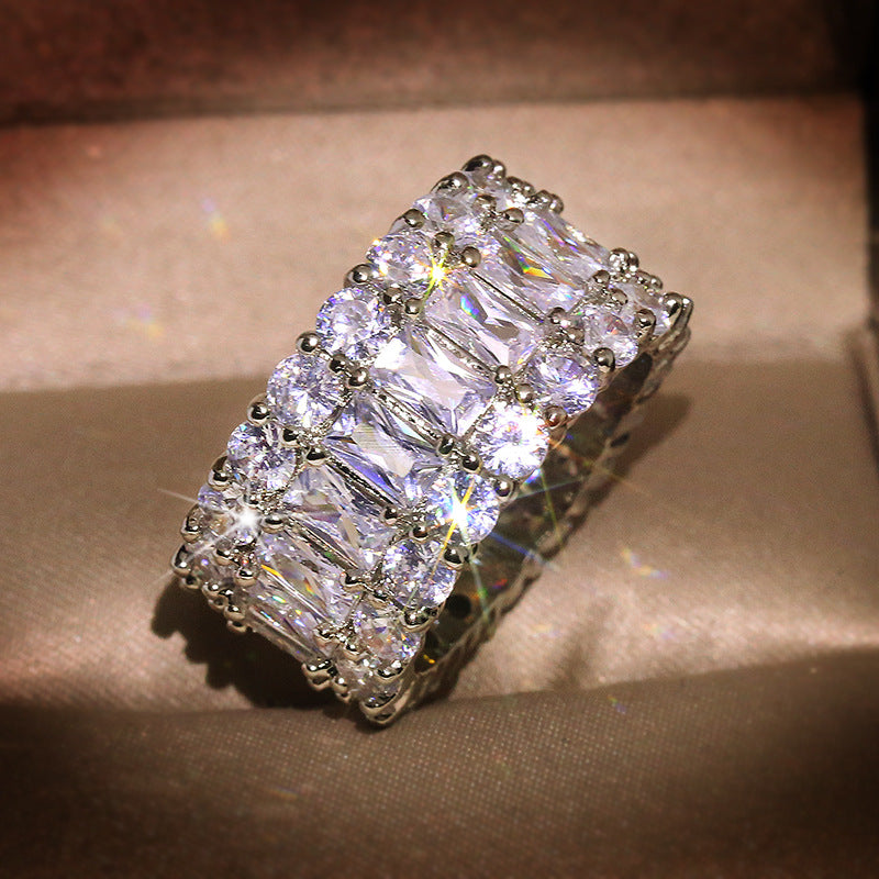 Group Inlaid Zircon Full Eye-catching Luxury Rings