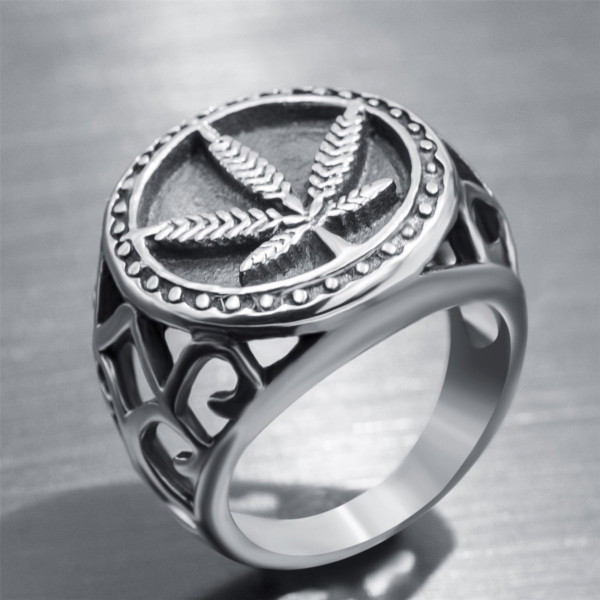 Men's Maple Leaf Fashion Personalized Punk Rings