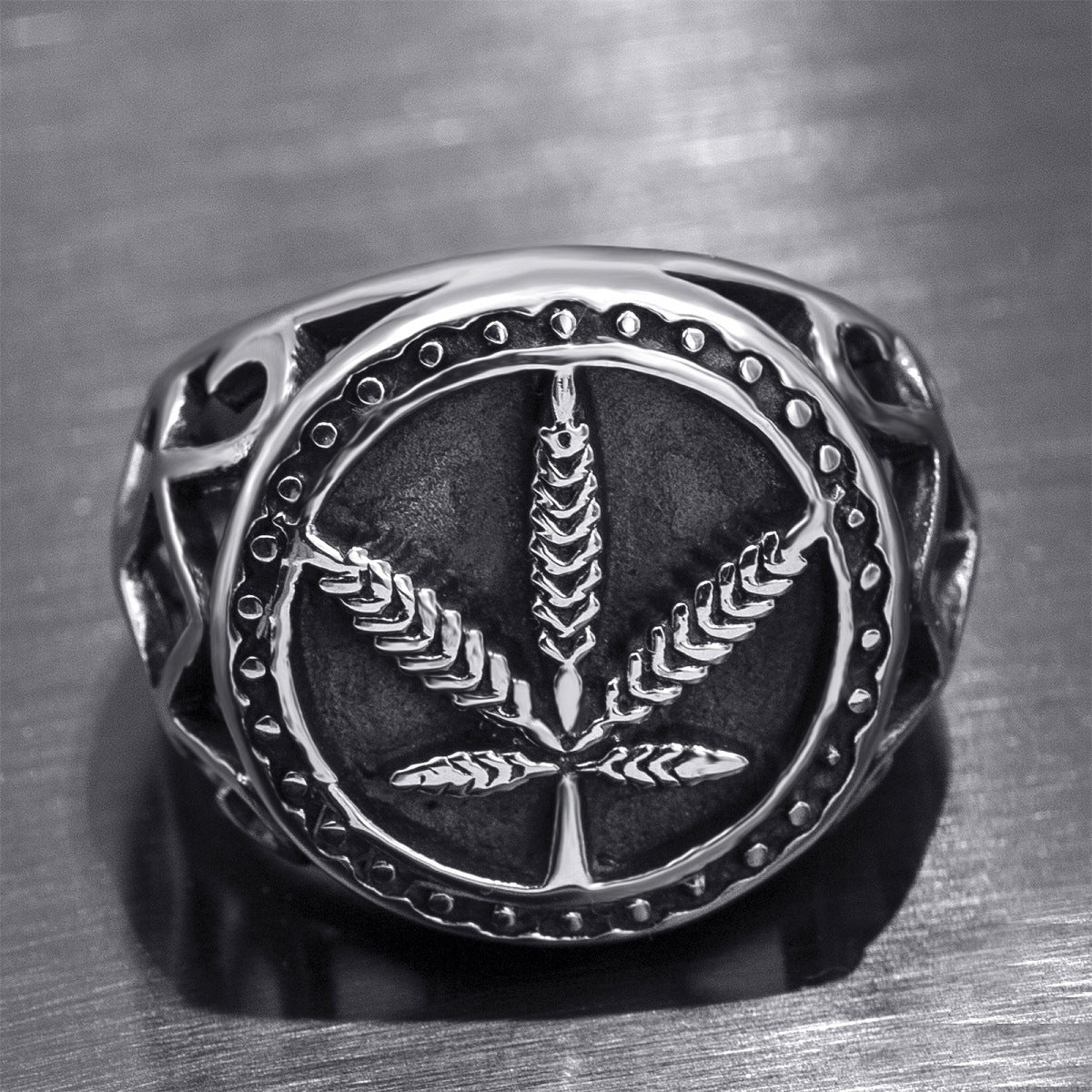 Men's Maple Leaf Fashion Personalized Punk Rings
