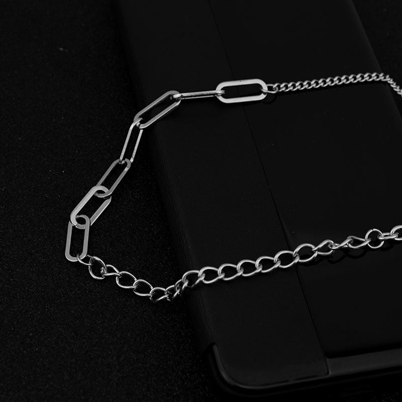 Mélange de chaînes de couture et colliers de clavicule assortis