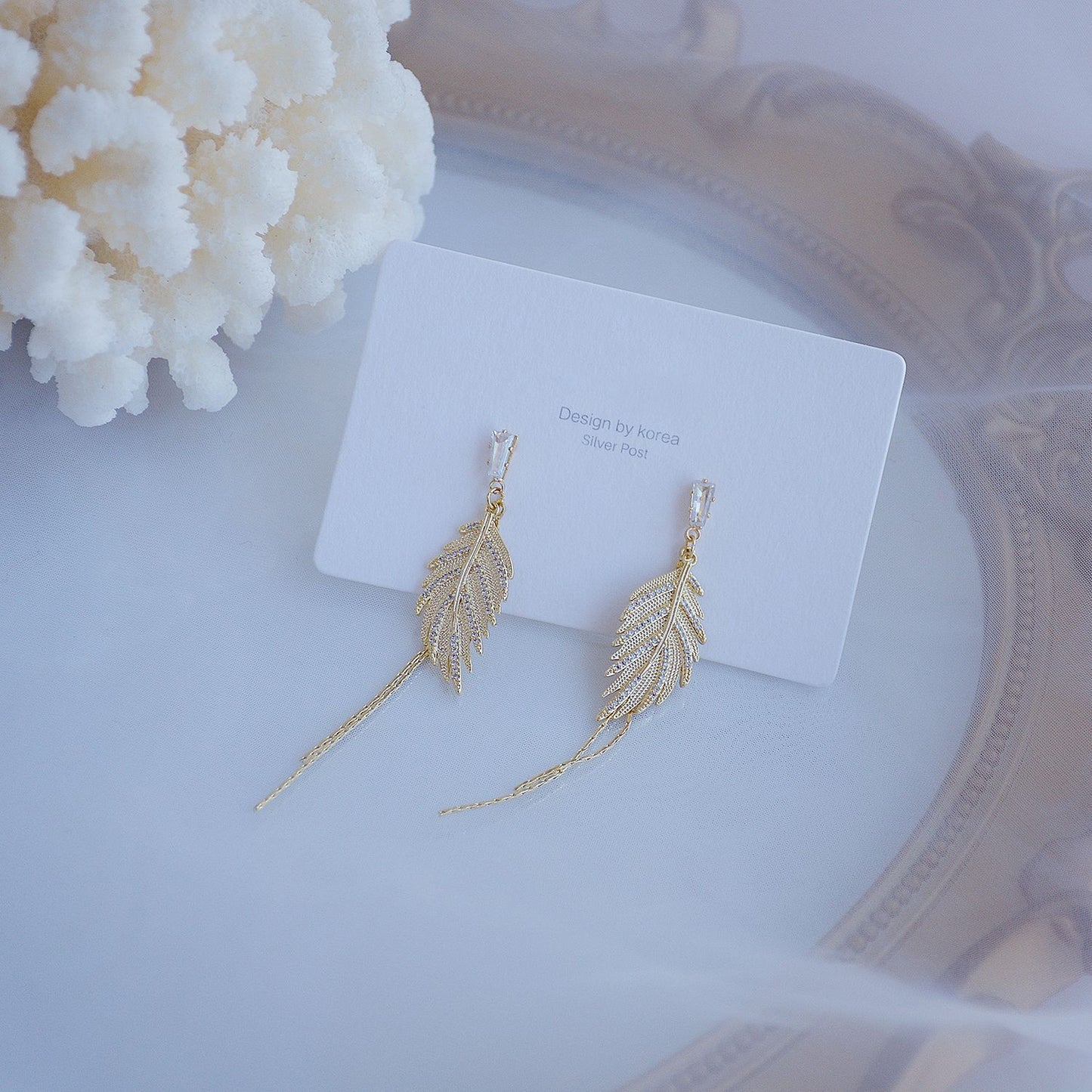 Design Long Temperament Micro Inlaid Zircon Earrings