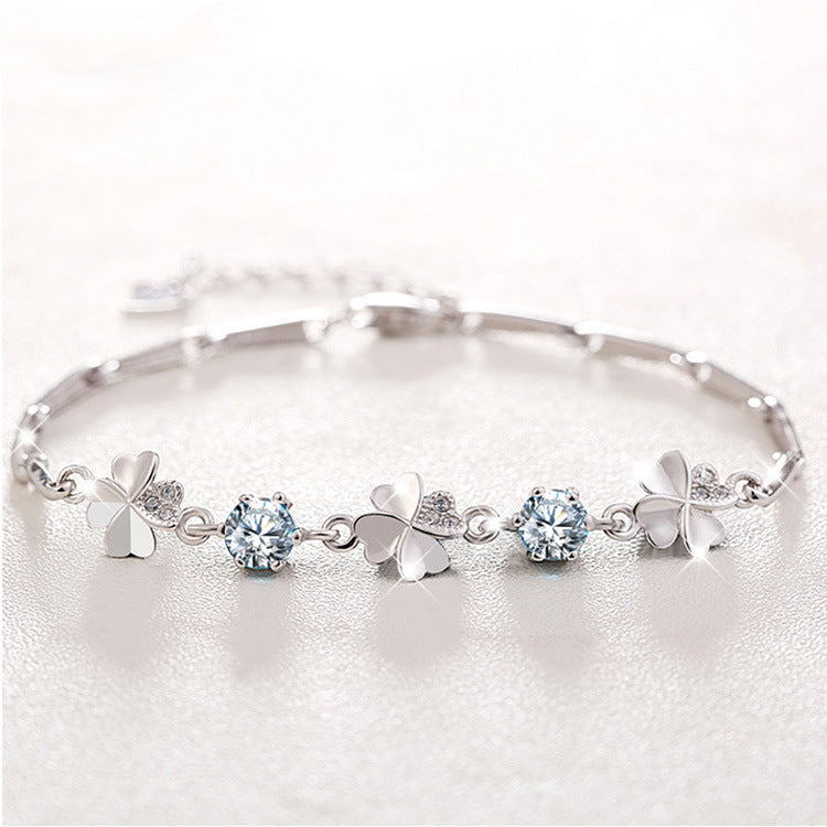 Damen-Armbänder mit süßem, elegantem, vergoldetem Kleeblatt