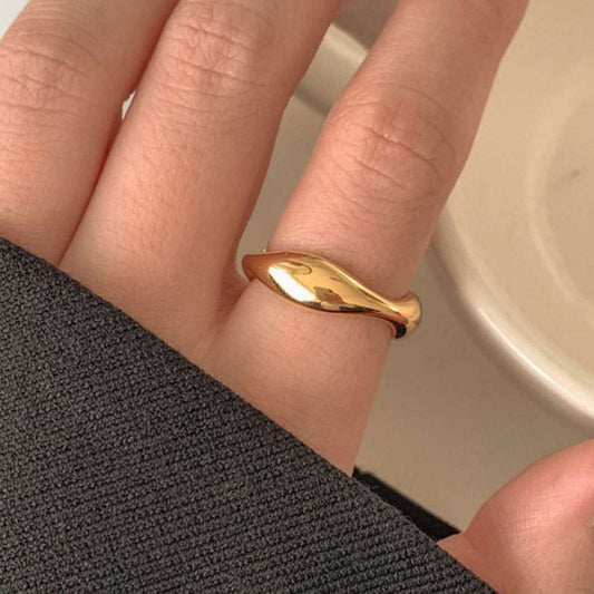 Einfache Retro-Ringe in Gold und Silber für Damen