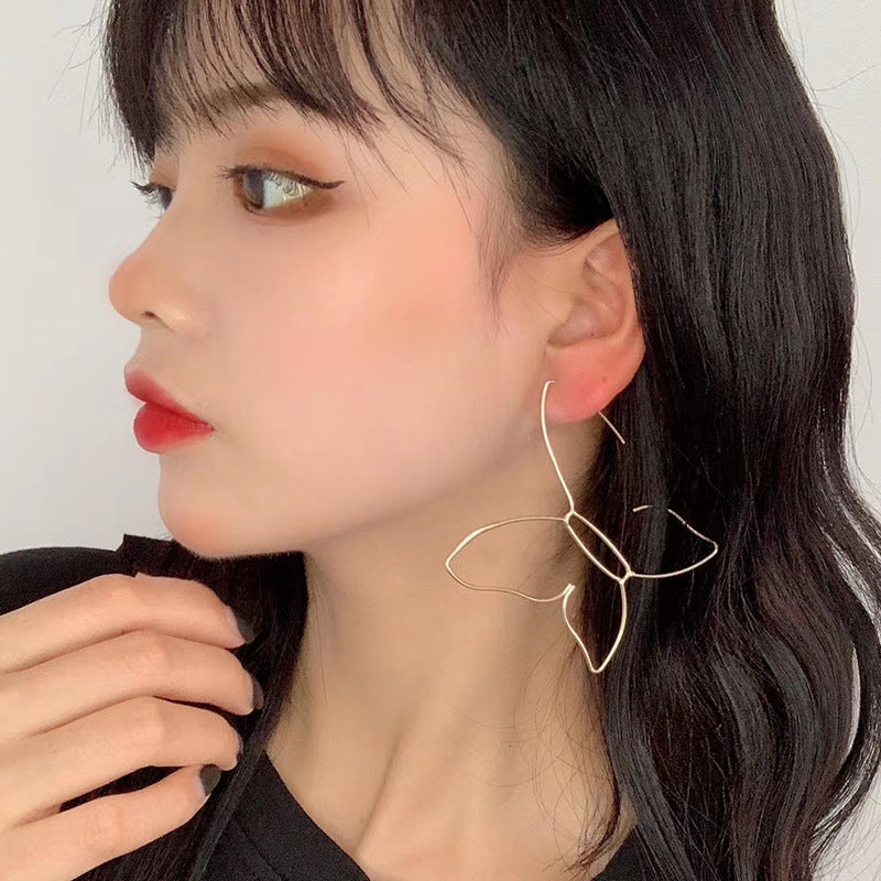Butterfly Lines Hollow Ear Cold Wind Simple Graceful Exaggerated Earrings