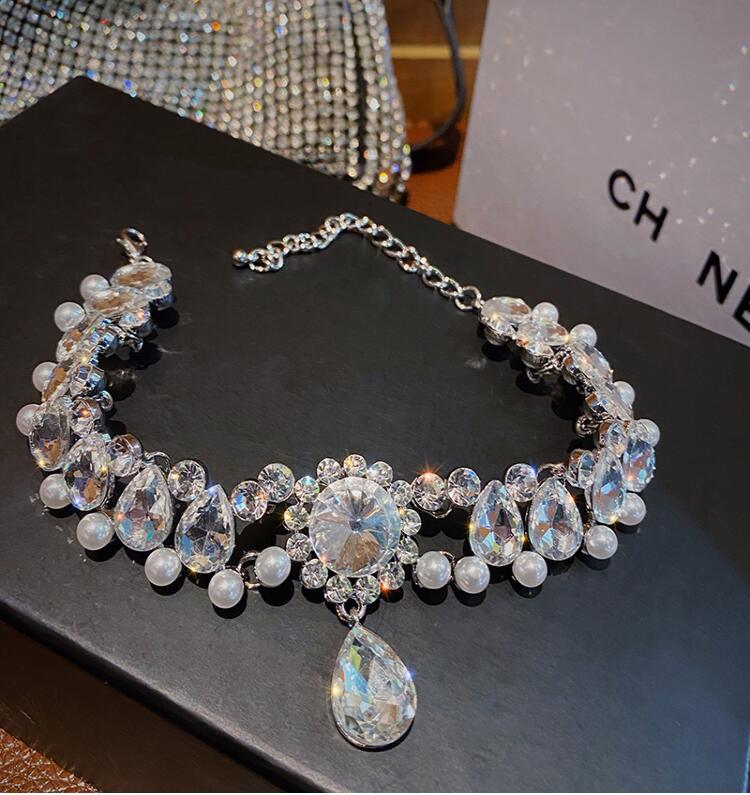 Crystal Light Luxury Temperament Neck Accessories Necklaces