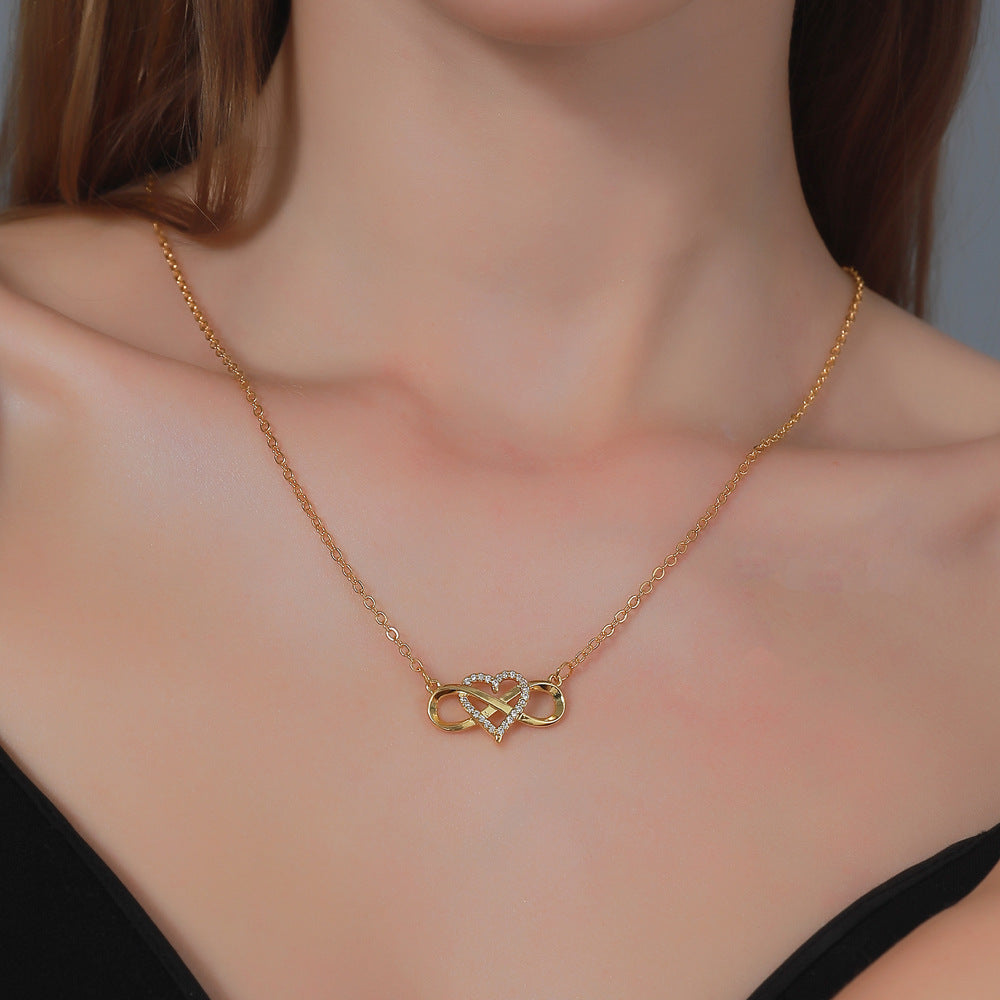Colliers de clavicule croisés simples en forme de cœur de style froid