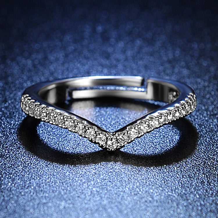 Stapelbare Ringe mit Simulation von Moissanit-Weißgold