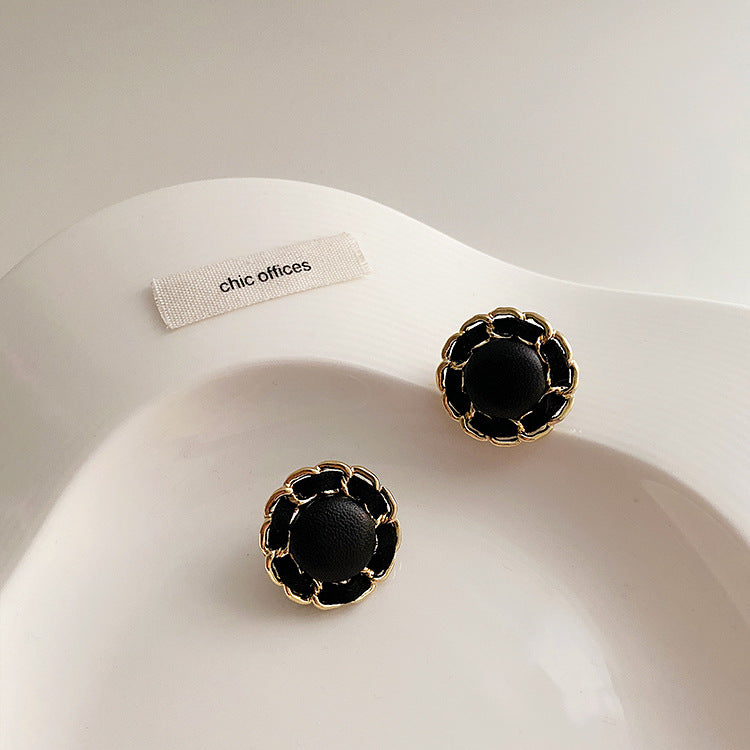 Women's French Retro Geometric Round Chain Leather Simple Earrings
