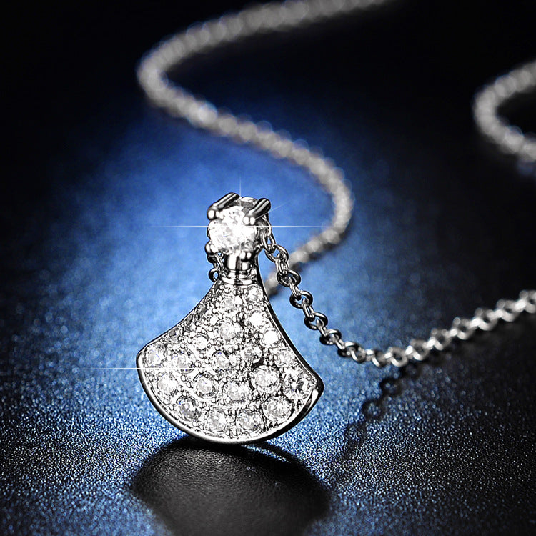 Live Imitation Diamond Gold-plated Small Fan Necklaces