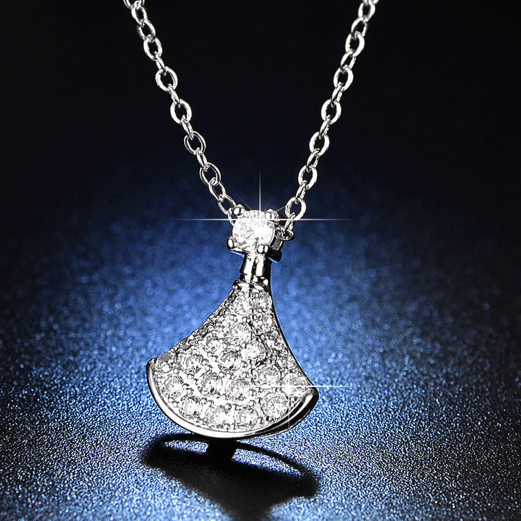 Live Imitation Diamond Gold-plated Small Fan Necklaces