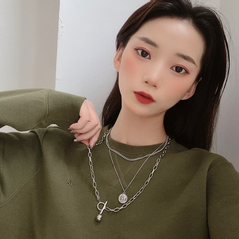 Trendige Pullover-Halsketten mit rundem Avatar-Anhänger aus Metall