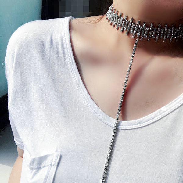 Colliers de chaîne de clavicule de boîte de nuit sexy de diamant de mode des femmes