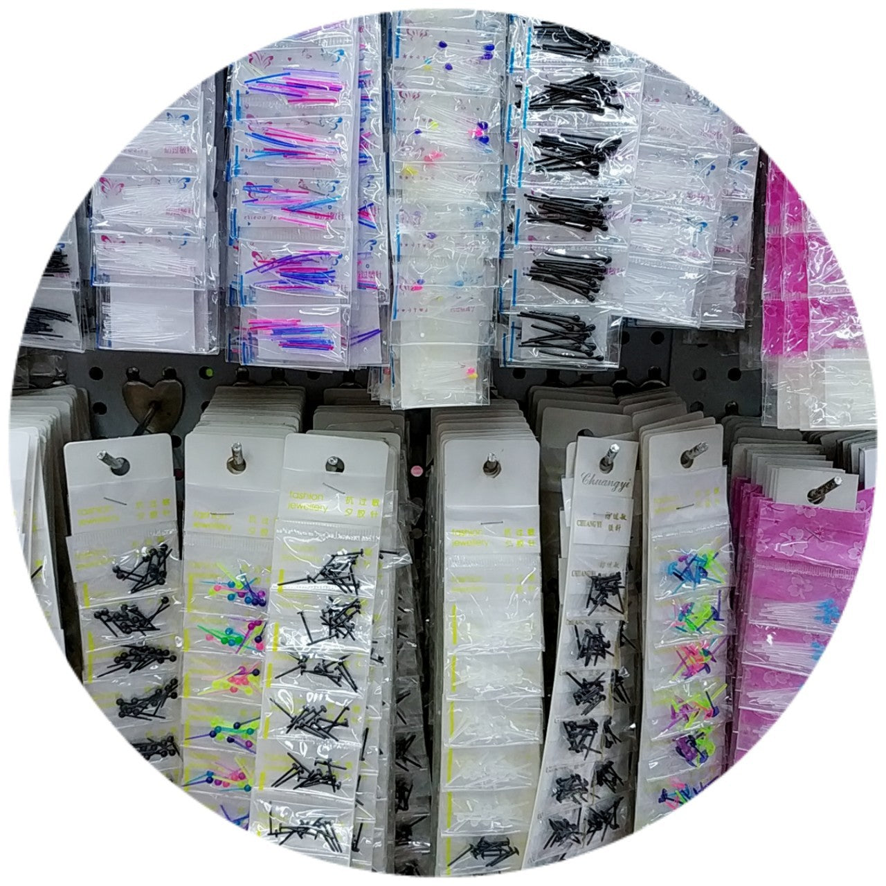 Ohrstecker aus Acryl mit Streichkopf-Ohrstecker