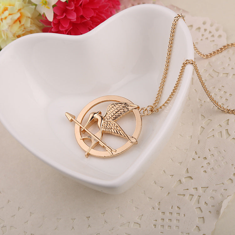 Colliers avec pendentif en forme d'oiseau moqueur, ornement périphérique à la mode