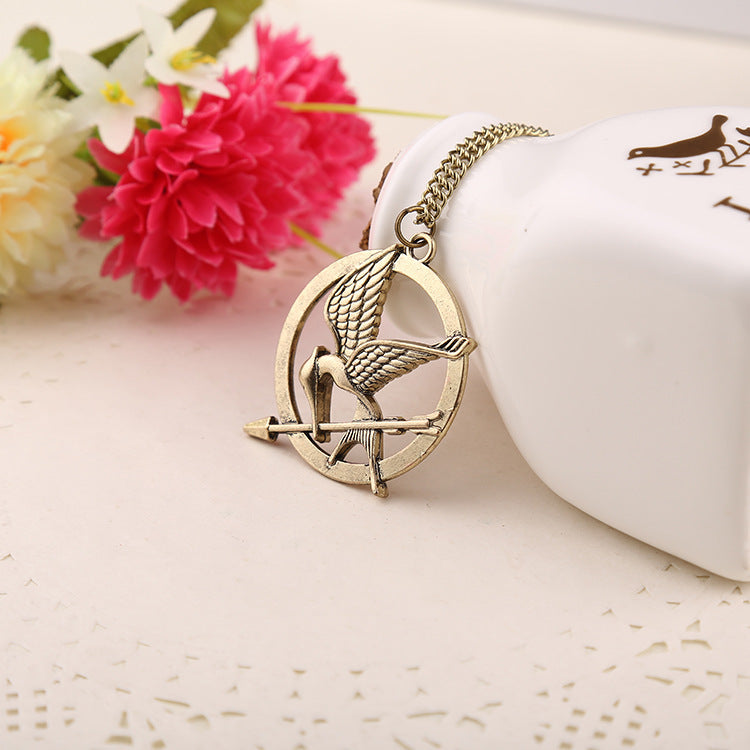 Colliers avec pendentif en forme d'oiseau moqueur, ornement périphérique à la mode