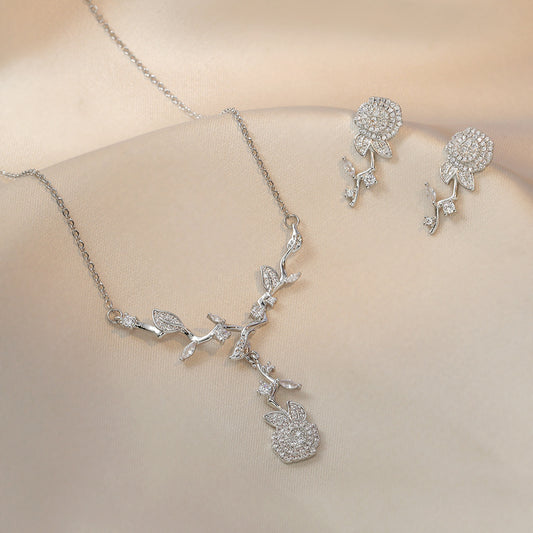 Women's Temperament Jardin Monet Rose Super Classic Necklaces