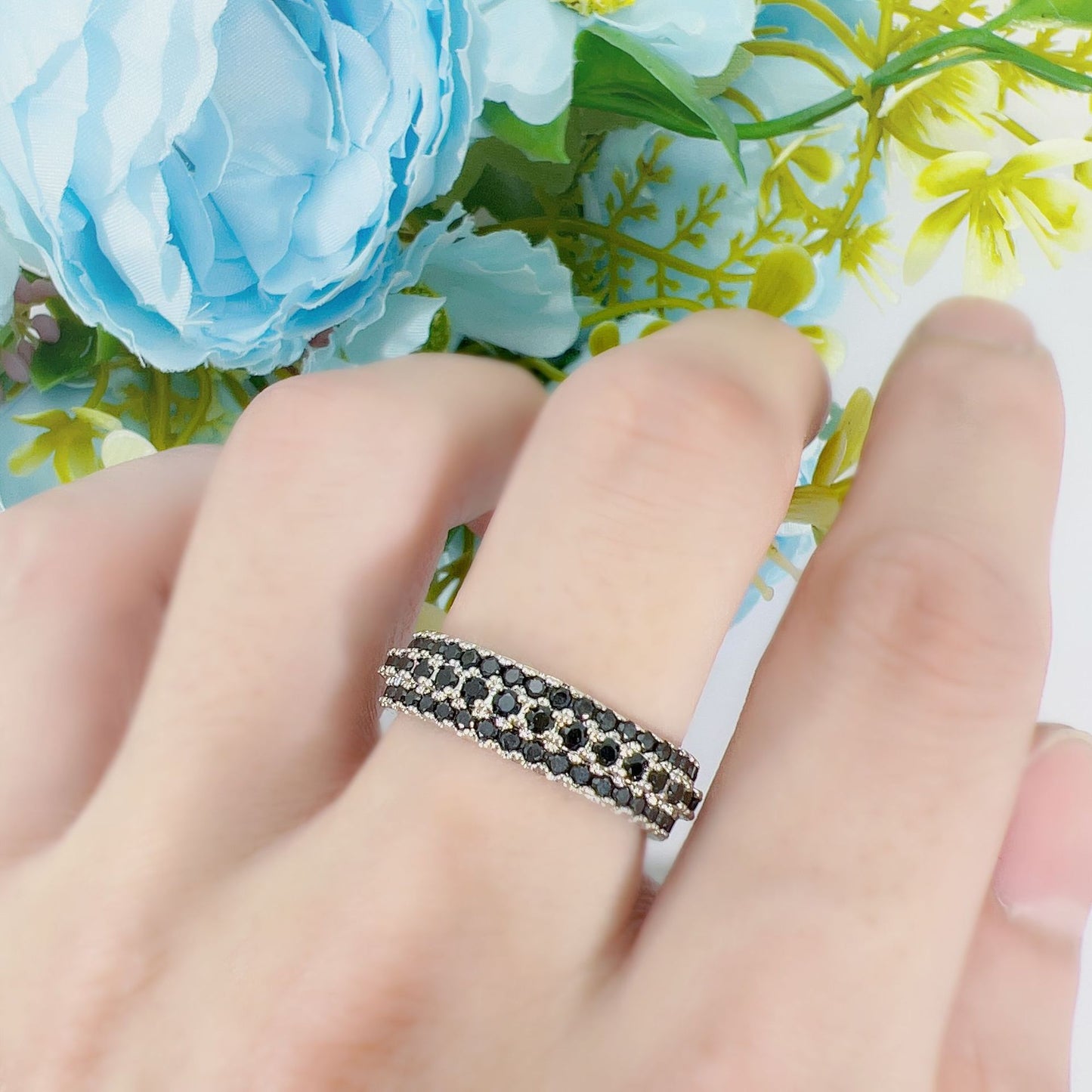 Luxury Full Diamond Geometric Row Temperament Rings