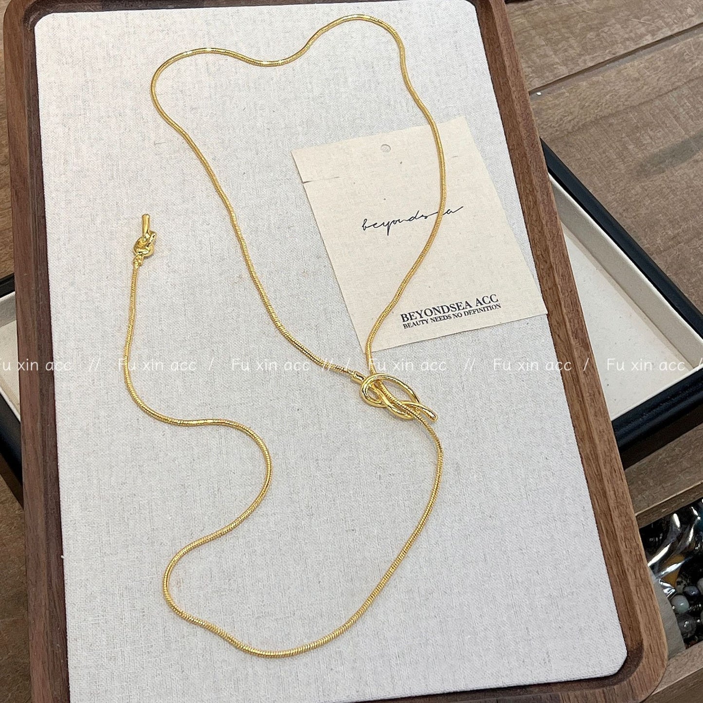 Colliers de luxe légers avec chaîne de pull à nœud marin