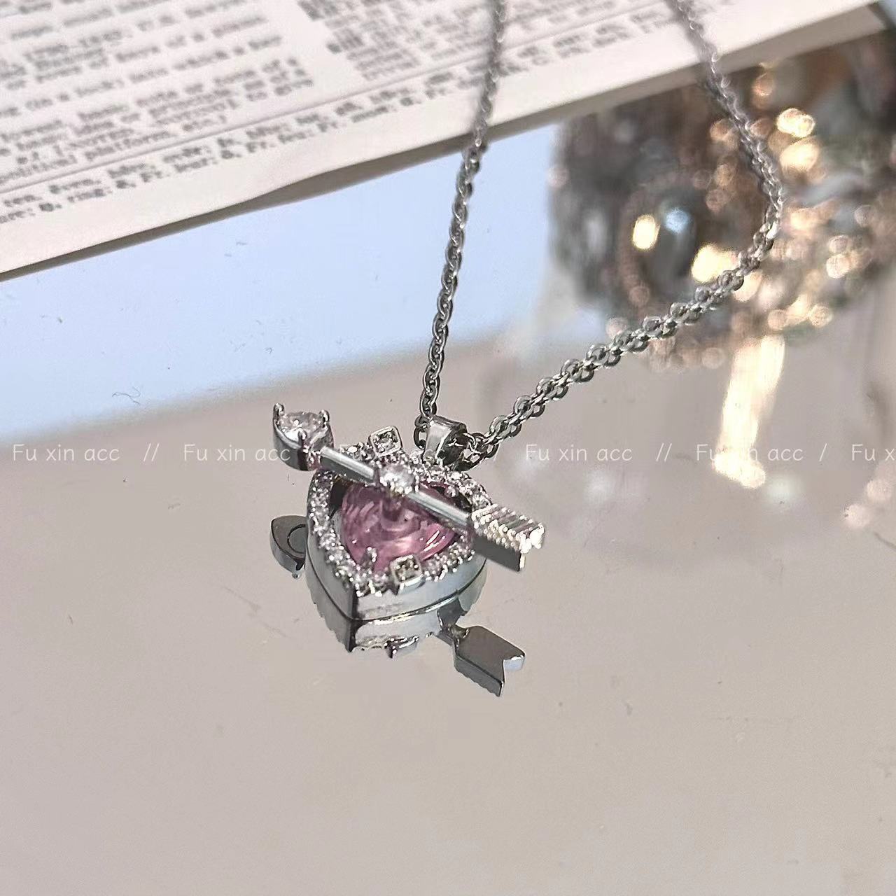 Women's Style Heart-piercing Pendant Love For Light Necklaces