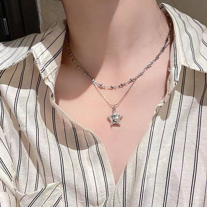 Colliers tendance avec pendentif étoile à cinq branches, Design avancé de minorité tempéramentale de luxe