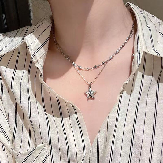 Colliers tendance avec pendentif étoile à cinq branches, Design avancé de minorité tempéramentale de luxe