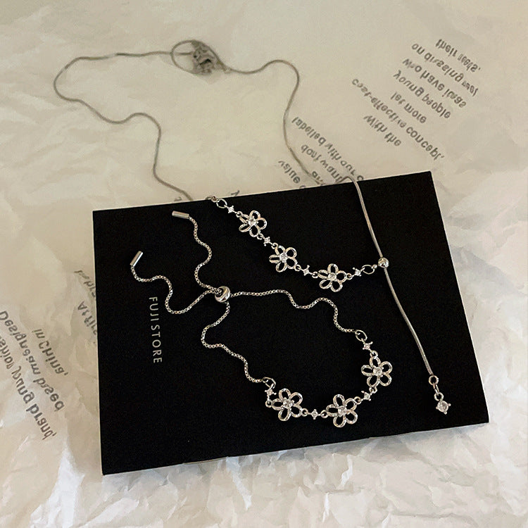 Women's Metal Flower Design Sense Niche Personality Necklaces