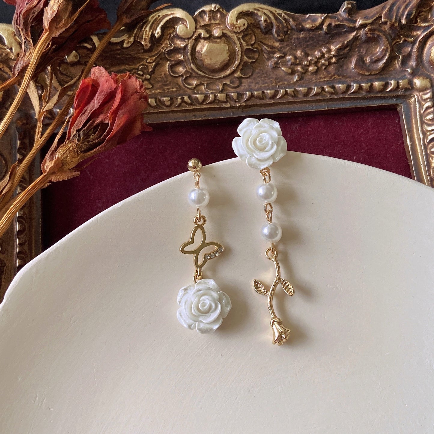 Elegant Retro Niche Gentle Asymmetric Butterfly Earrings