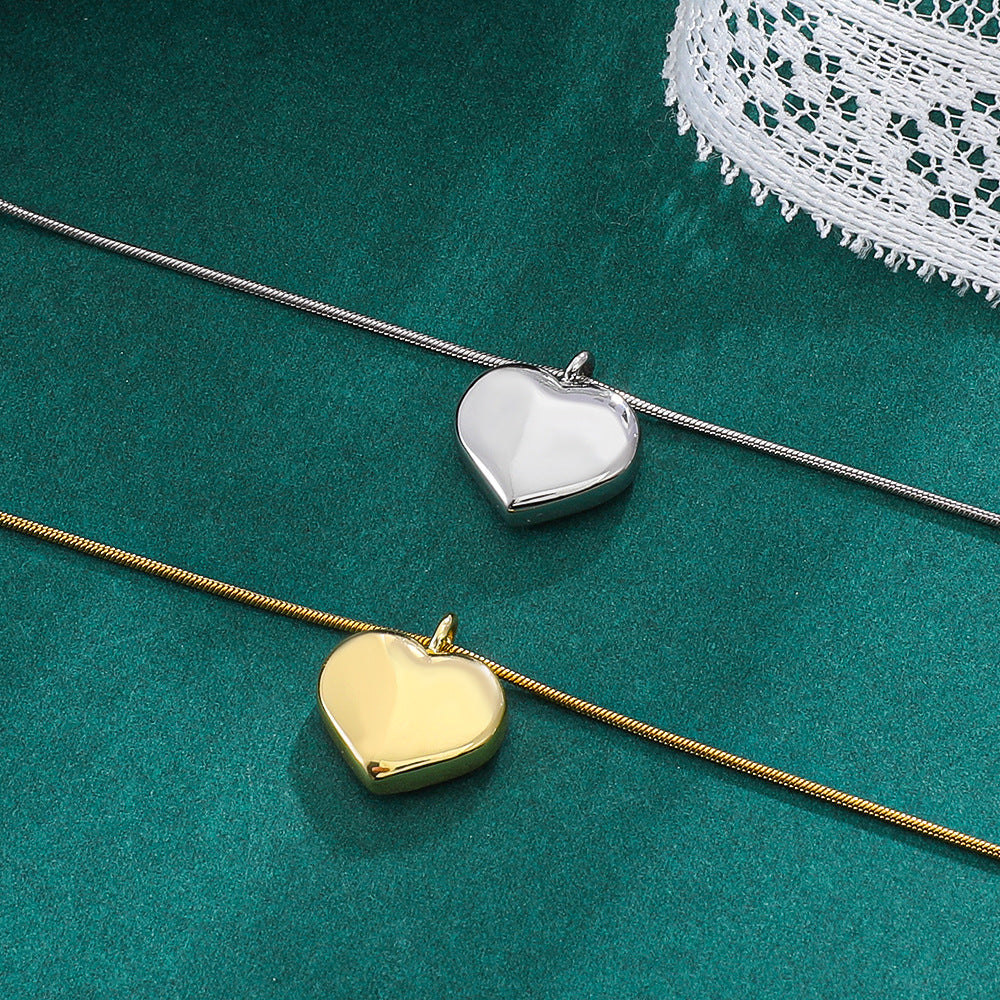 Women's Affordable Luxury Fashion Design Heart-shaped Sweater Necklaces