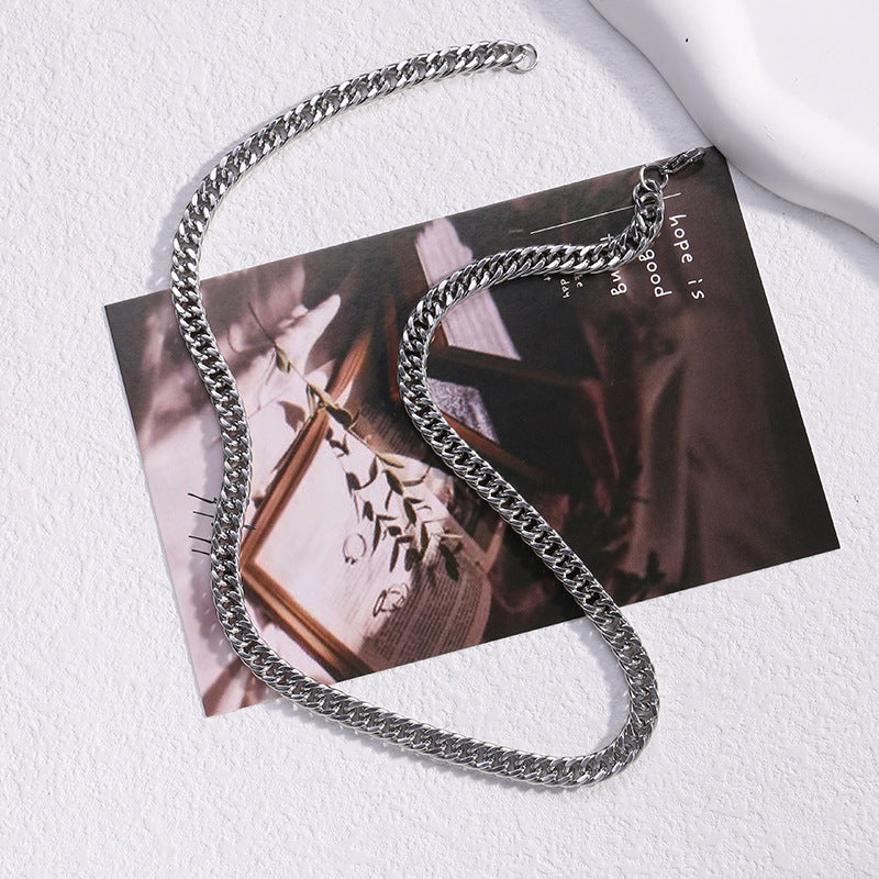 Women's & Men's & Basic Style And Simple Clavicle Necklaces