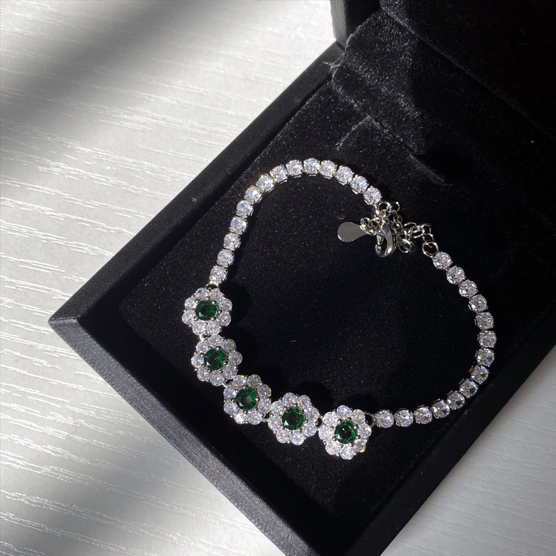 Farbige Edelsteine weibliche vergoldete Mode Temperament grüne Armbänder