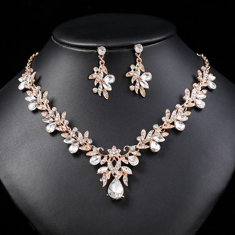 Colliers de banquet de robe de mariée en diamant et cristal de haute qualité