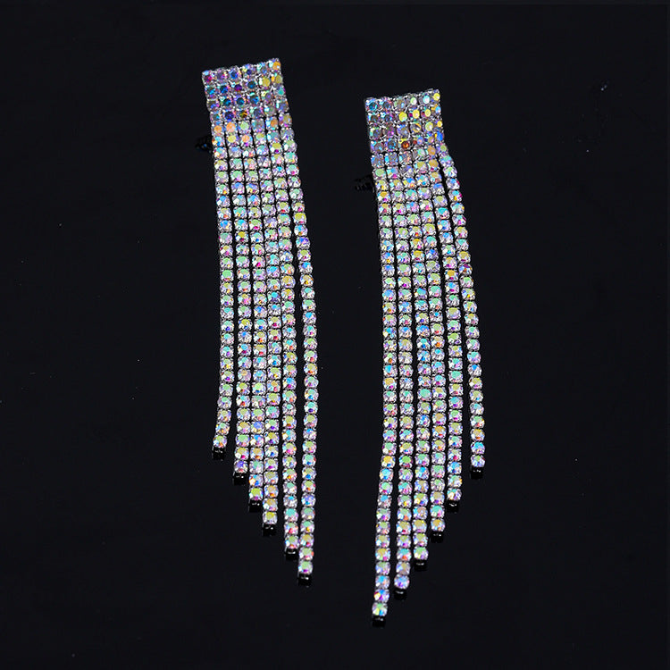 Boucles d'oreilles en strass exagérées à la mode avec chaîne à griffes en diamant