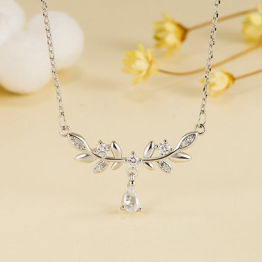 Luxury Minority Senior Cold Wind Leaves Water Drop Clavicle Necklaces