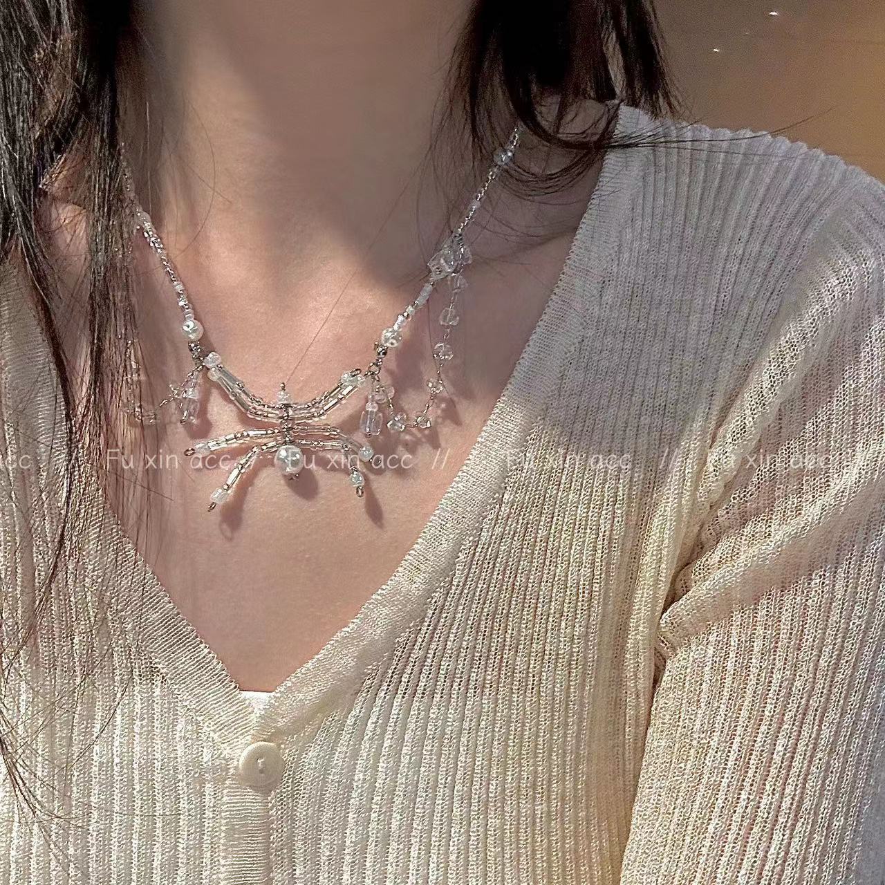 Crystal Stringed Pearls Spider Female Niche Necklaces