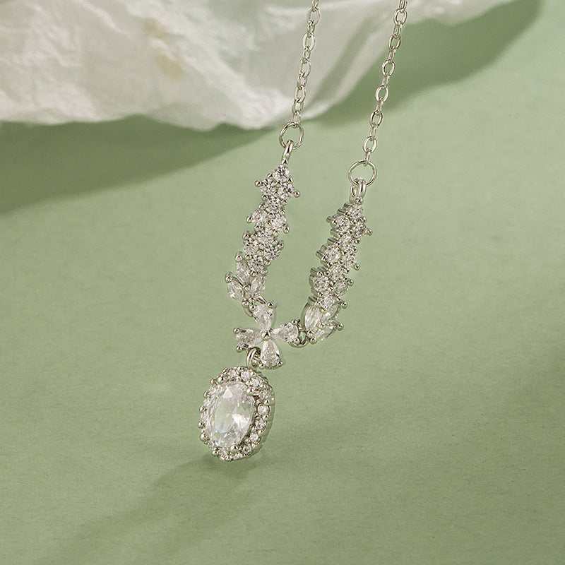 Female Flash Goose Egg Zircon Clavicle Chain Light Necklaces