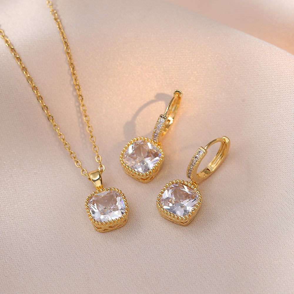 Women's Interest Light Luxury Design Pendant Elegant Outfit Necklaces