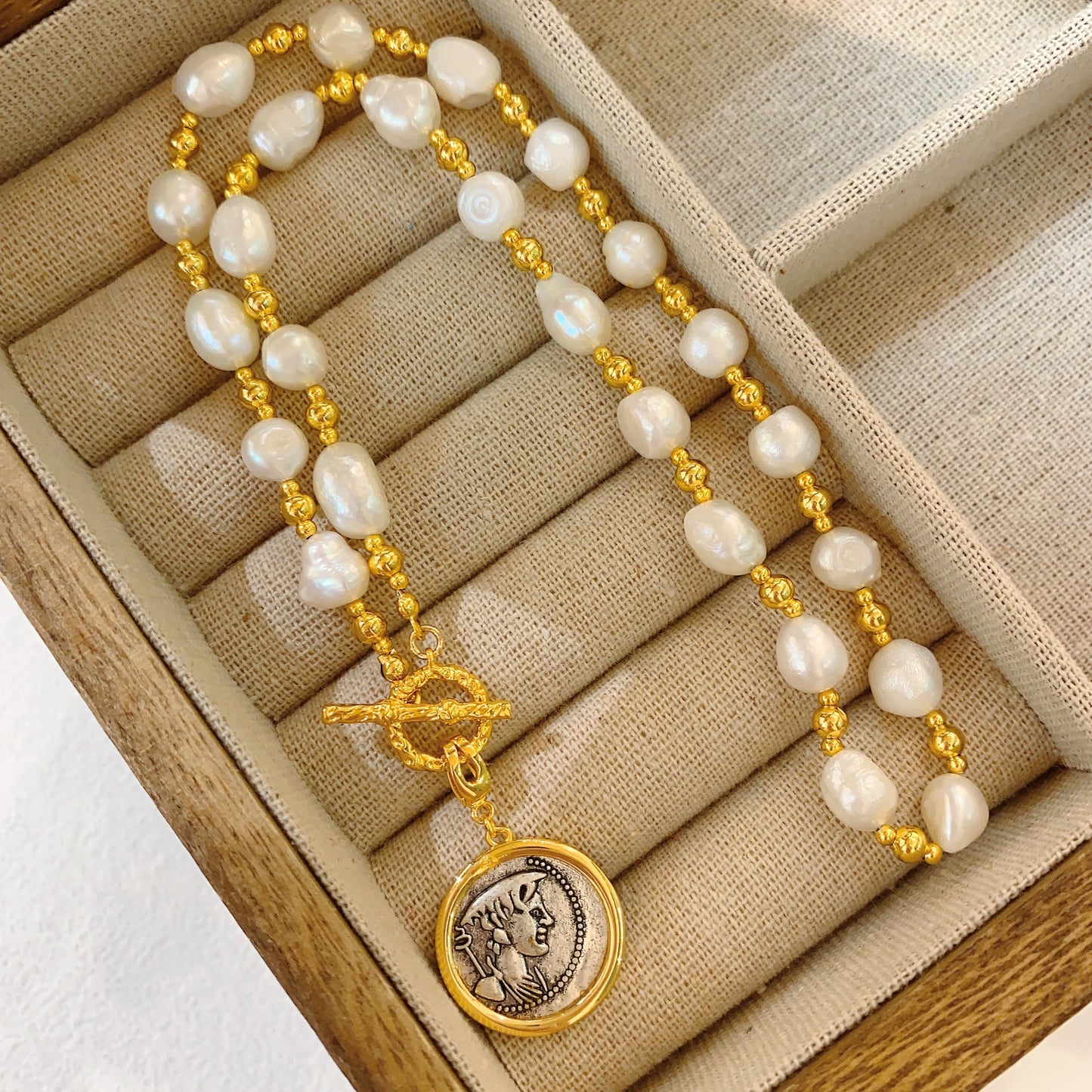Female Winter Gold Coin Pendant Clavicle Necklaces