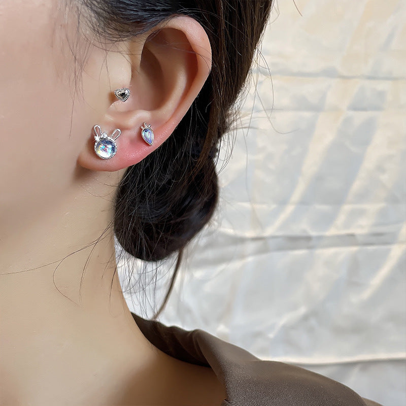 Süße asymmetrische Karotten-Hasen-Ohrringe für Damen mit leichten Luxus-Diamant-Ohrringen